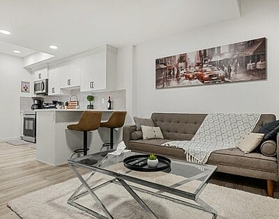 2-Bed Luxury Suite Close to Seton Hospital – Mahogany