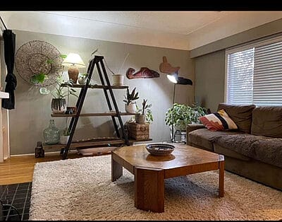 Ideal location, bright cozy two bedroom house- 3 month minimum