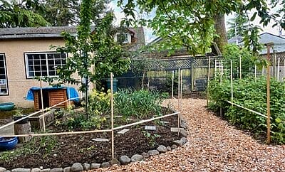 Furnished Garden Studio – Quiet Nature-Inspired Setting (Duncan)